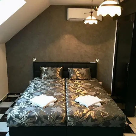 Royal City Appartement Piest'any